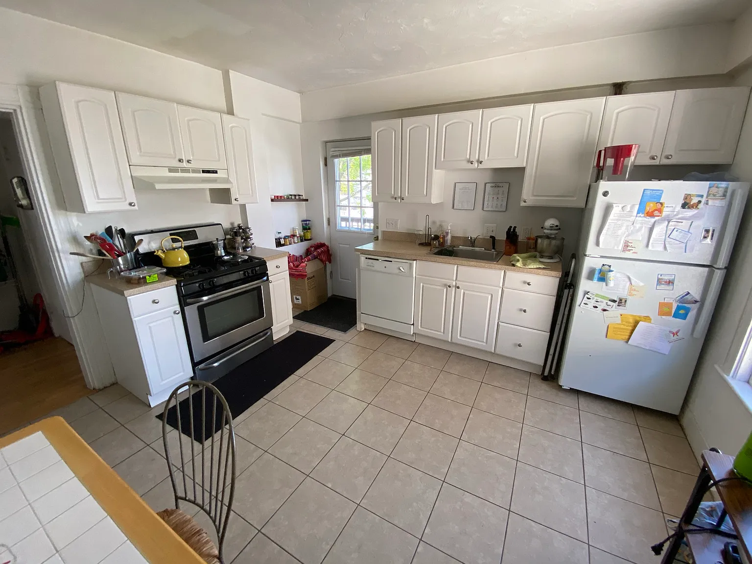 3 bed, 9999 sqft, $4,050 — Photo 4