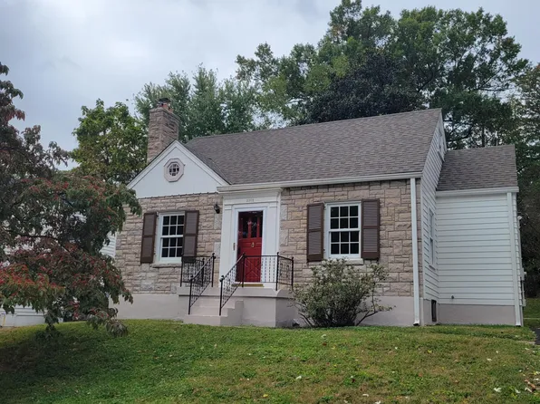 3302 Eagle Pass, Audubon Park, KY 40213