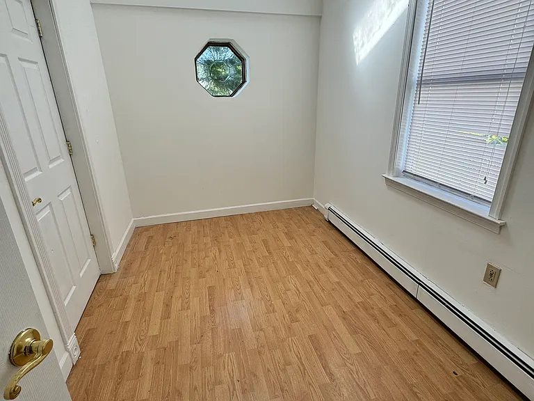 18 Union Ave — Photo 9
