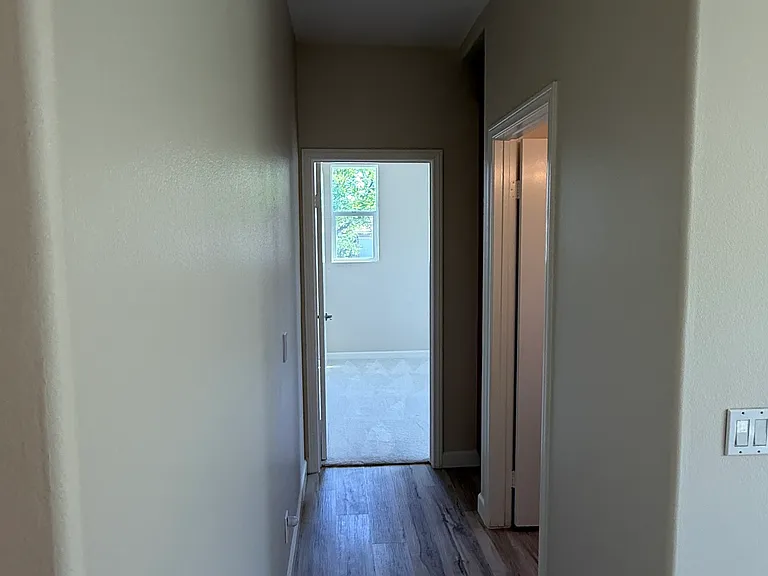 10302 Oldham Ln — Photo 17