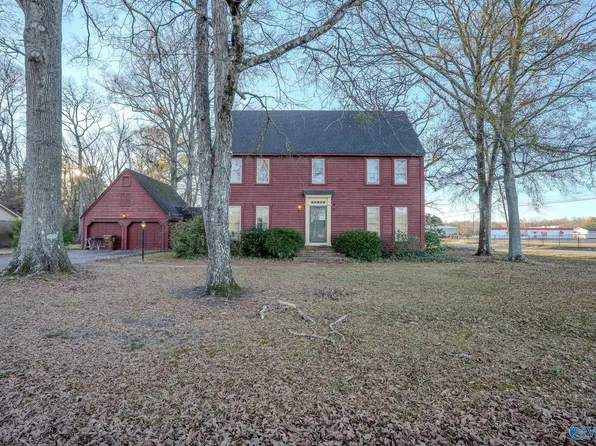 200 Montgomery Dr, Moulton, AL 35650