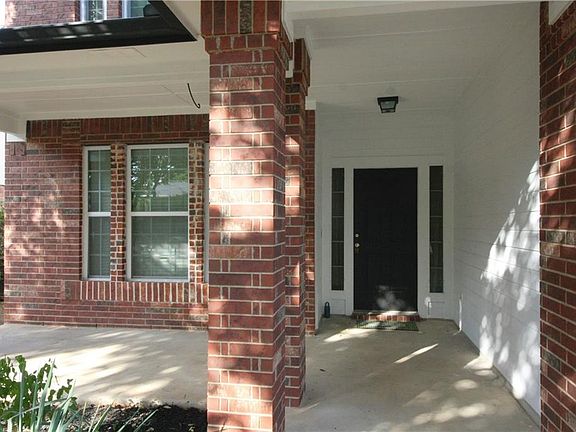 2nd image of 717 Leann Ln