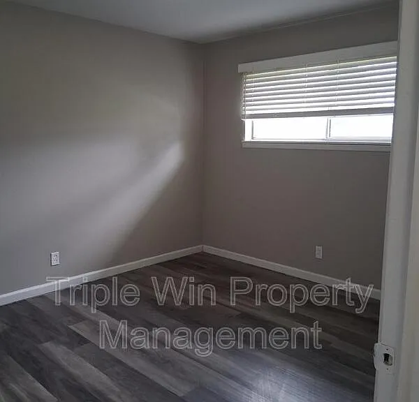 468 June Dr — Photo 35