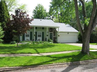 283 Parkway Dr, Berea, OH 44017