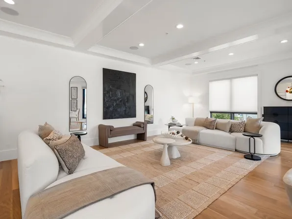 377 W 1st St #7, Boston, MA 02127