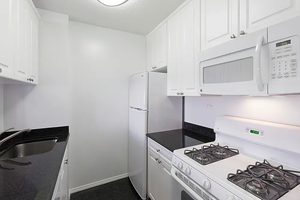 155 East 31st Street — Photo 2