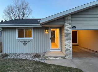 120 Northbreeze Dr, Appleton, WI 54911