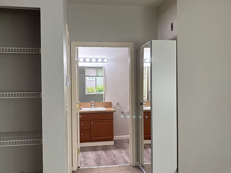 6410 8th Ave NE #101 — Photo 10