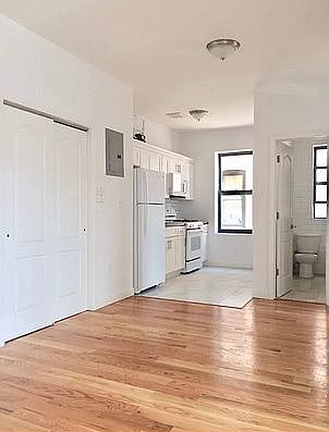 2nd image of 2201 Amsterdam Ave APT 2H
