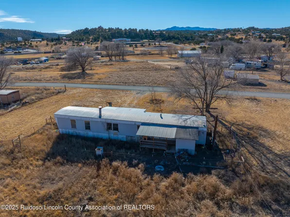 109 Salado Rd, Capitan, NM 88316