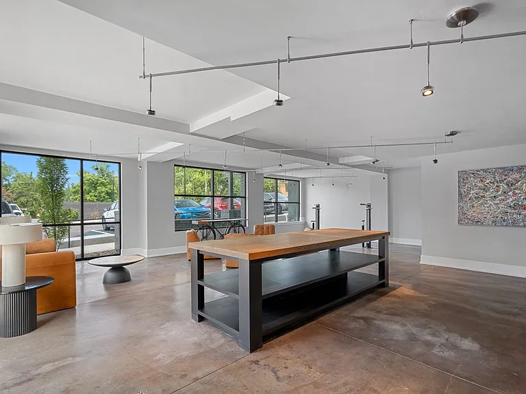 Spring Street Apartments — Photo 51