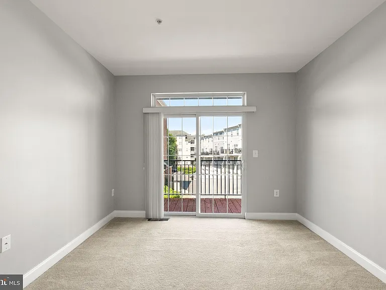 242 N Summit Ave #21 — Photo 36