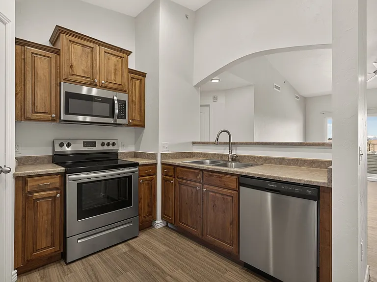 Eagles Landing Apartments — Photo 26
