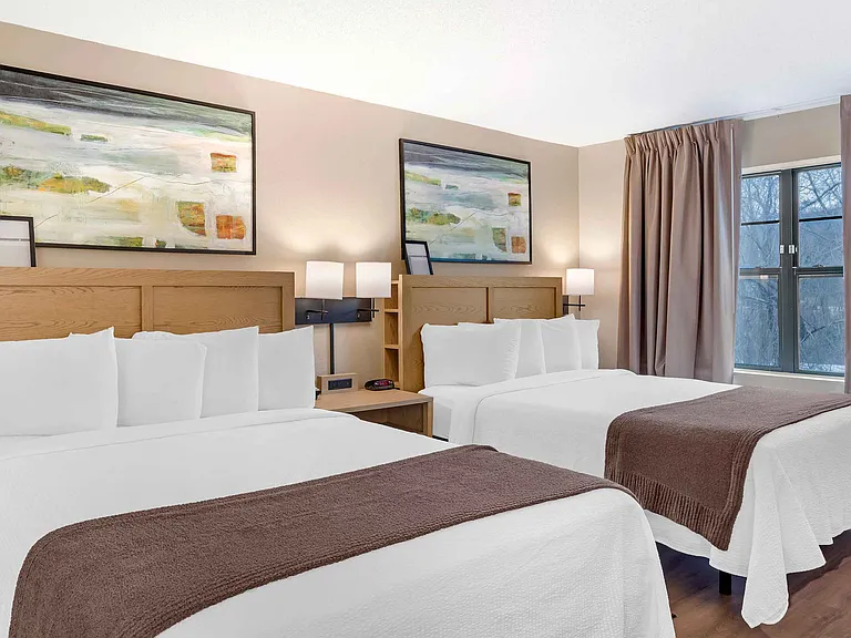 Studio Suite - 2 Queen Beds