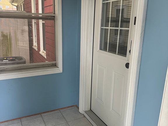 Foyer, enter and exit protected from the elements