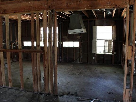 4th image of 2035 23rd St