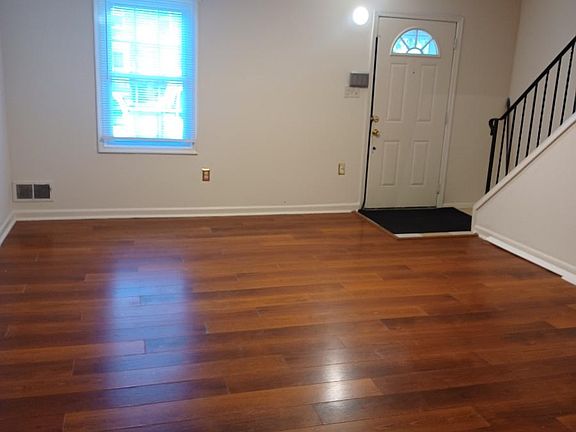 4th image of 16721 Chowning Ct