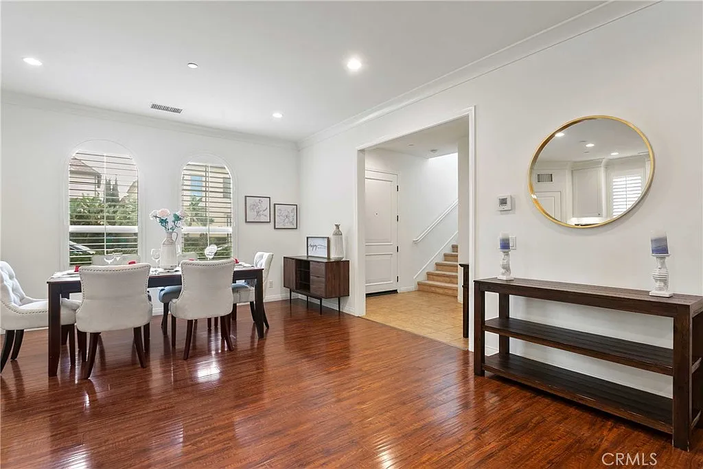 3 bed, 2.5 bath, 1979 sqft, $6,000 — Photo 4