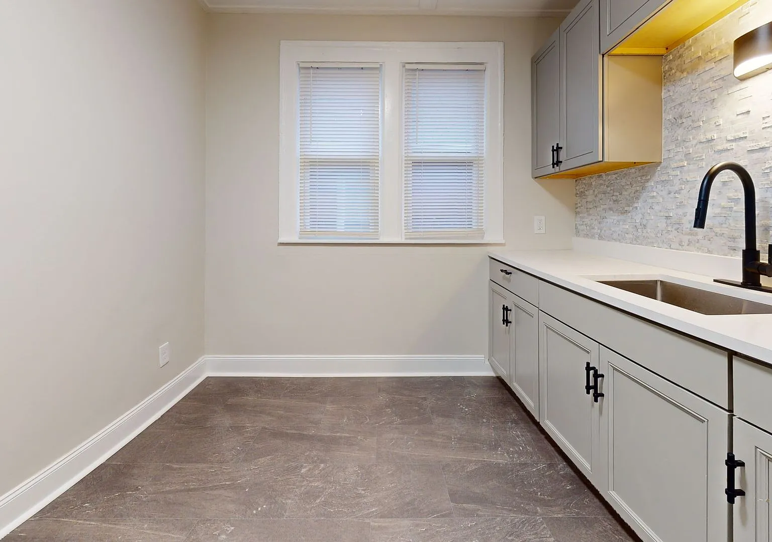 12061 Cloverlawn — Photo 4