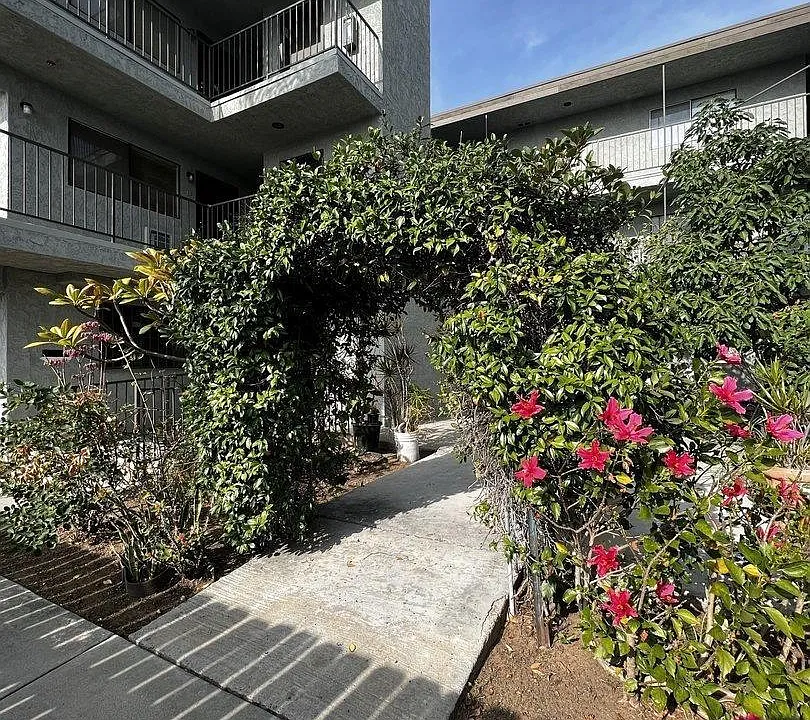4120 Estrella Ave #14
