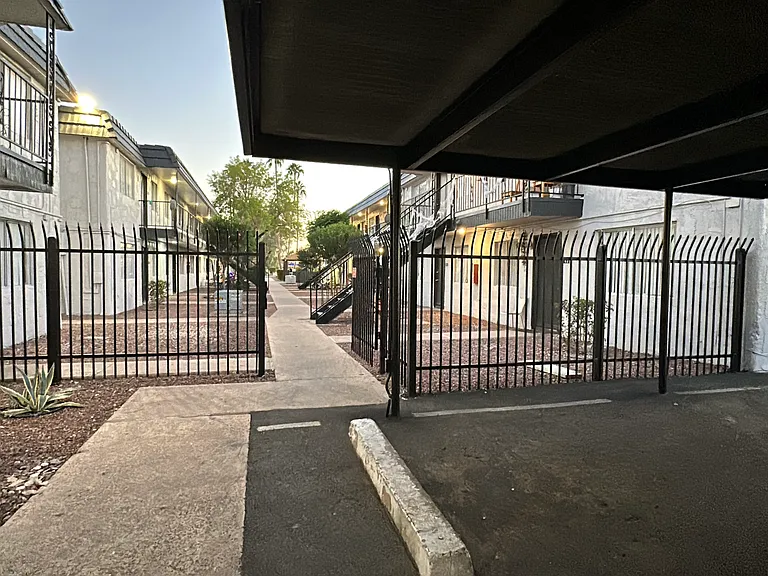 820 E Brown Rd — Photo 11