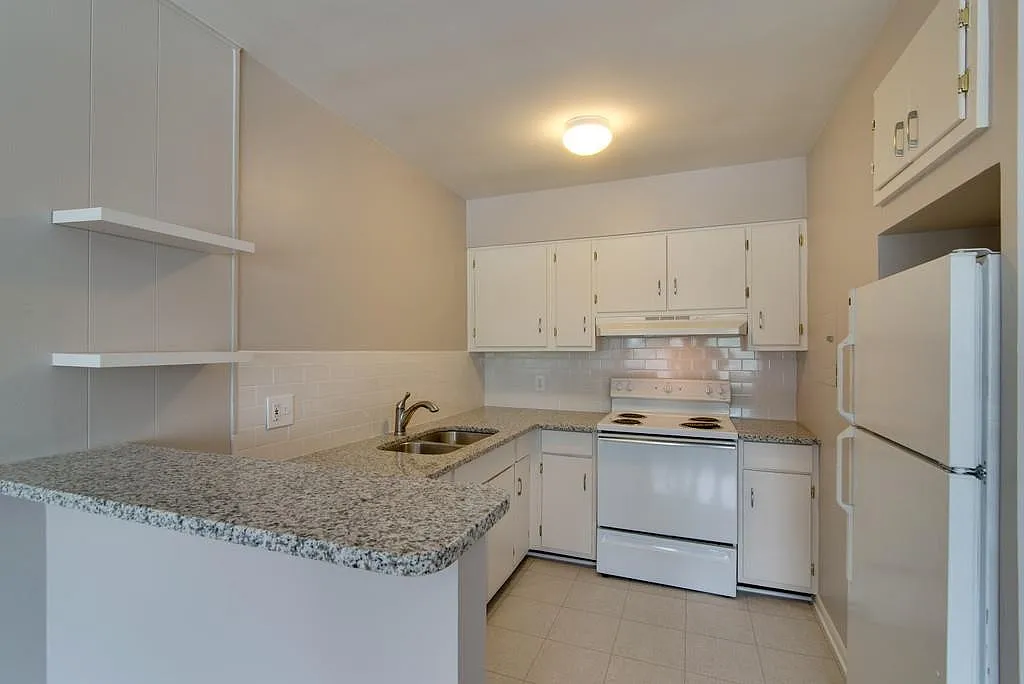 1 bed, 1.0 bath, 630 sqft, $1,100 — Photo 2