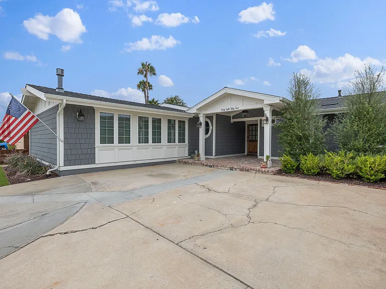 4852 Mount Almagosa Dr — Photo 42