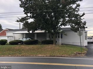 33 Hilltop Ave, Akron, PA 17501