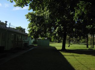 484 10th St APT 4, Sebewaing, MI 48759