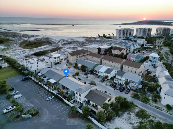 24 Gulf Breeze Ct #6, Destin, FL 32541