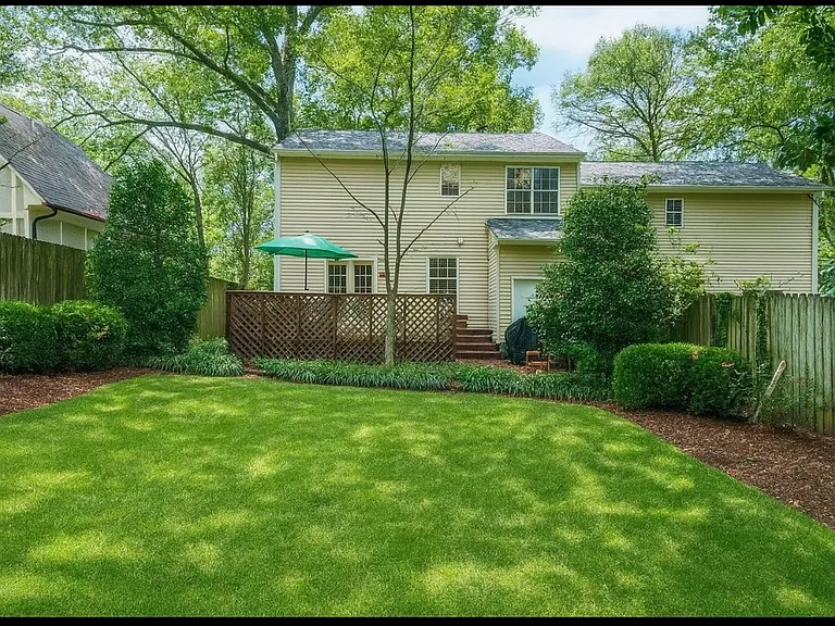 1726 Green Hills Dr — Photo 8