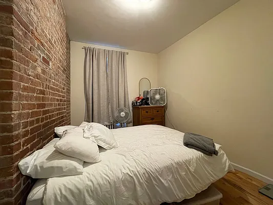 Rented by HOLTON REAL ESTATE INC. | media 14