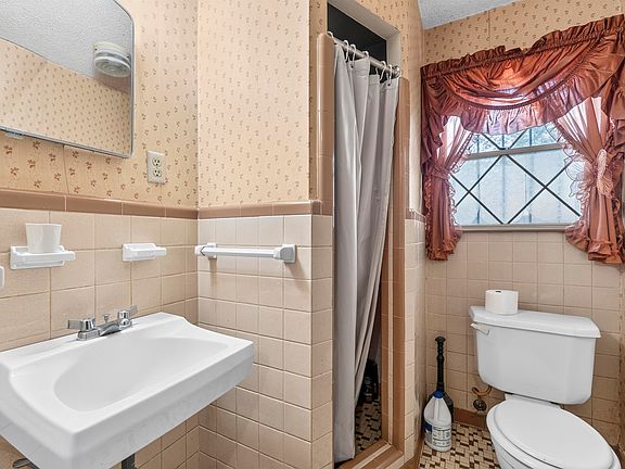 27th image of 2563 Capewood Dr