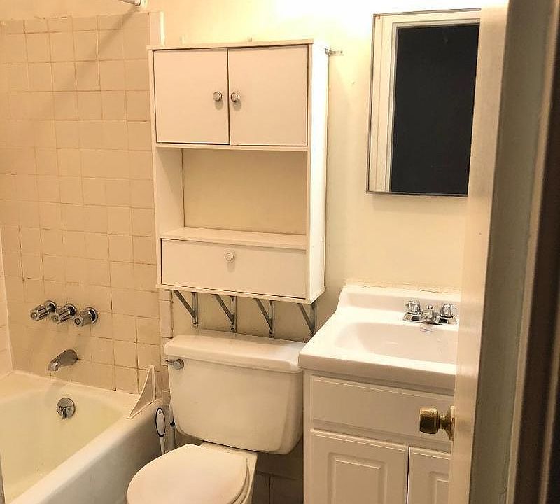 1st image of 246 E 45th St APT 2M