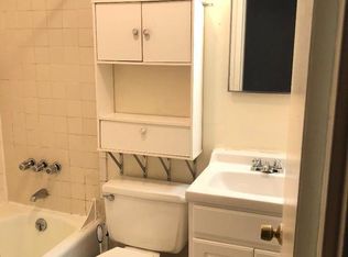 246 E 45th St APT 2M, New York, NY 10017