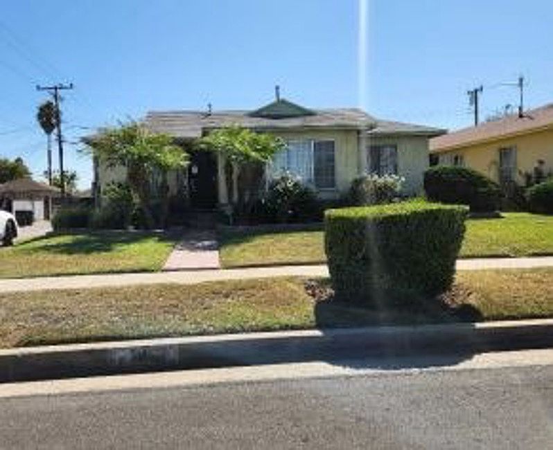 1st image of 248 E 136th St