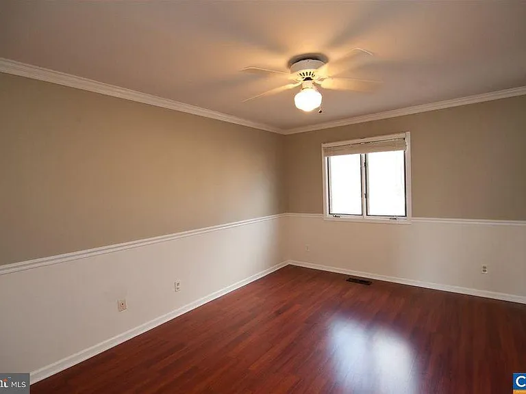 1566 Garden Ct — Photo 12