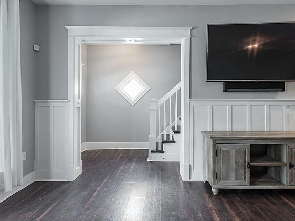 4th image of 608 Rawlings St