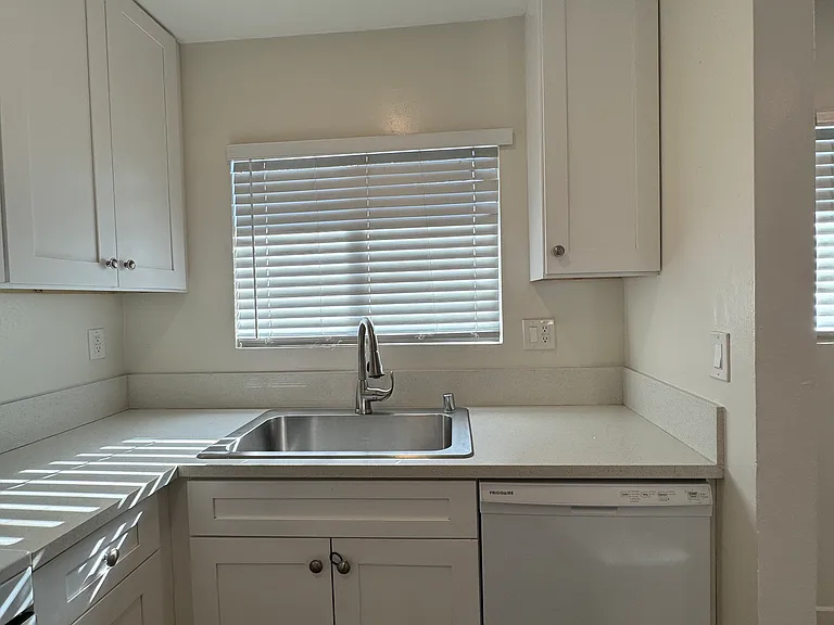 15029 Burbank Blvd #1 — Photo 7