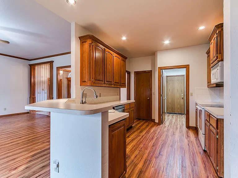 2913 Daybreak Dr — Photo 45