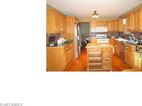 3rd image of 104 Pin Oak Pl