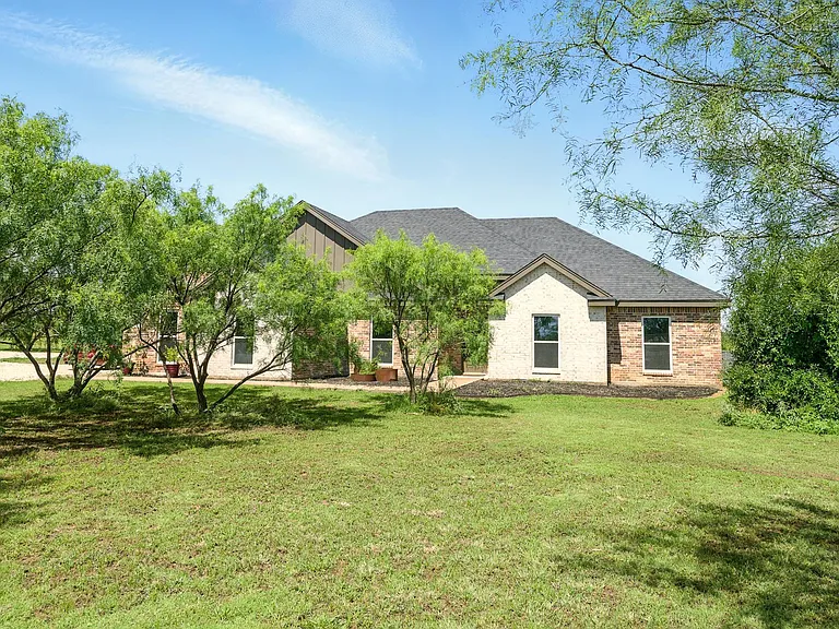 7433 FM 603 — Photo 1