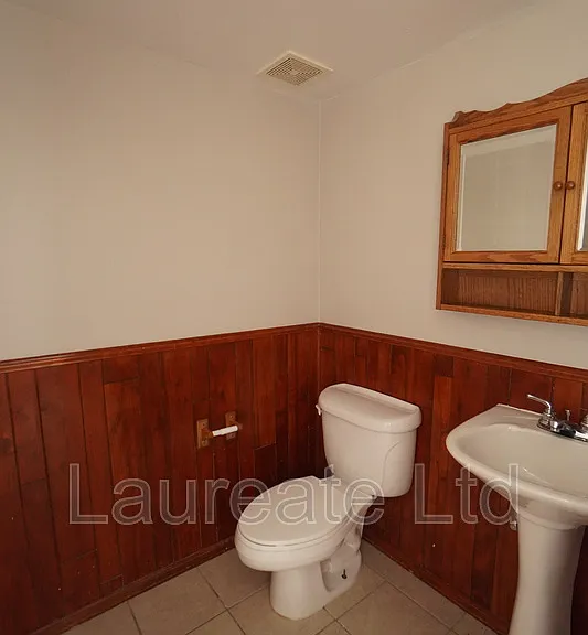 1853 S Oakland St — Photo 21