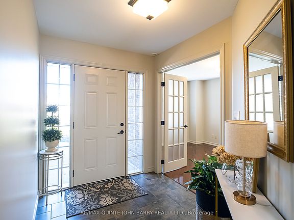 5th image of 4 Hickory Ct
