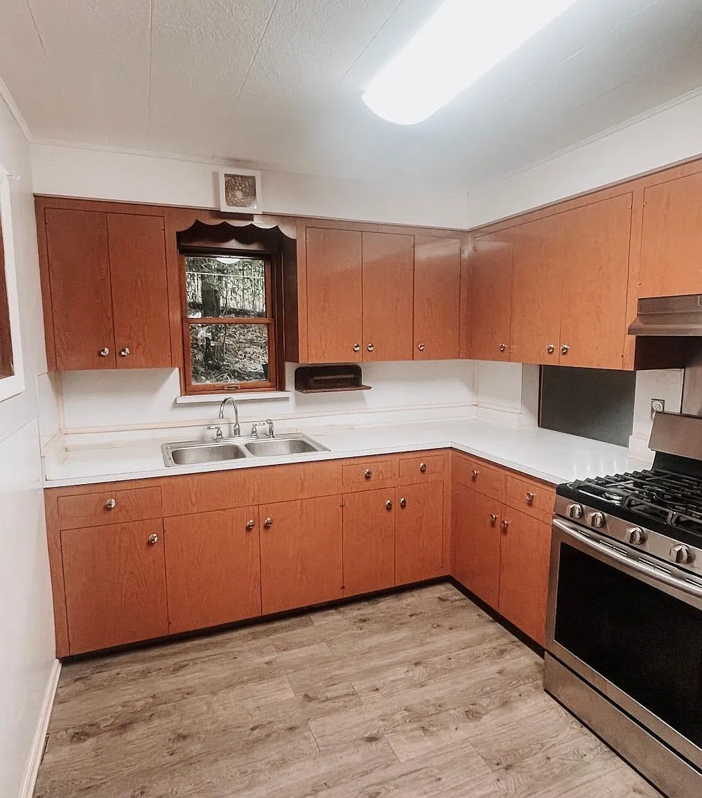 3 bed, 1.5 bath, 1373 sqft, $1,600 — Photo 3