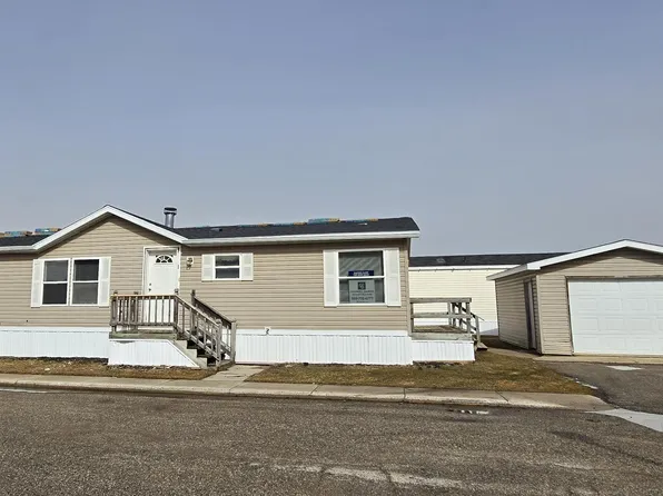 100 Woodland Ct, Cheboygan, MI 49721