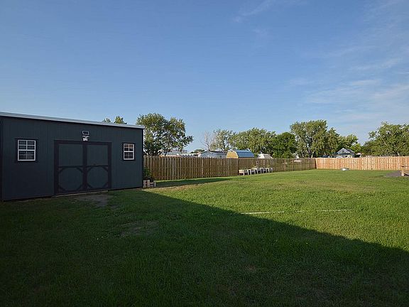 5th image of 98 Healy St