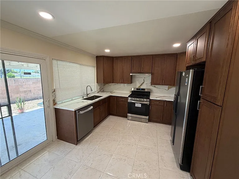 11510 Bertha St — Photo 33
