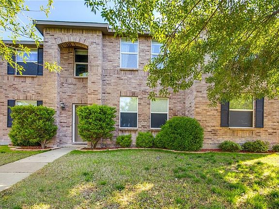 2nd image of 3004 Lake Vista Dr
