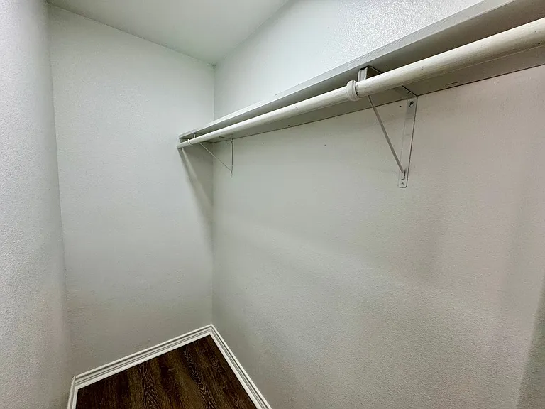 705 Sunrise Ave — Photo 52